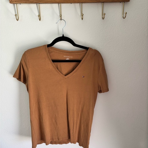 Tommy Hilfiger Women’s V-Neck T-Shirt Brown Logo Tee Size XL - Picture 1 of 6